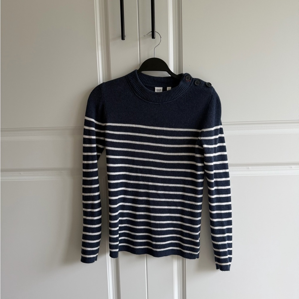 GAP Women’s Sweater in Navy and White Stripes